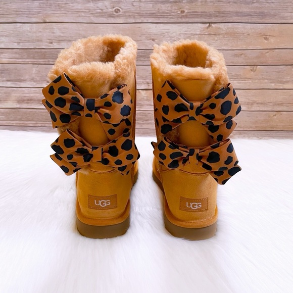 UGG Bailey Bow Retro Spots Boots - Picture 4 of 11